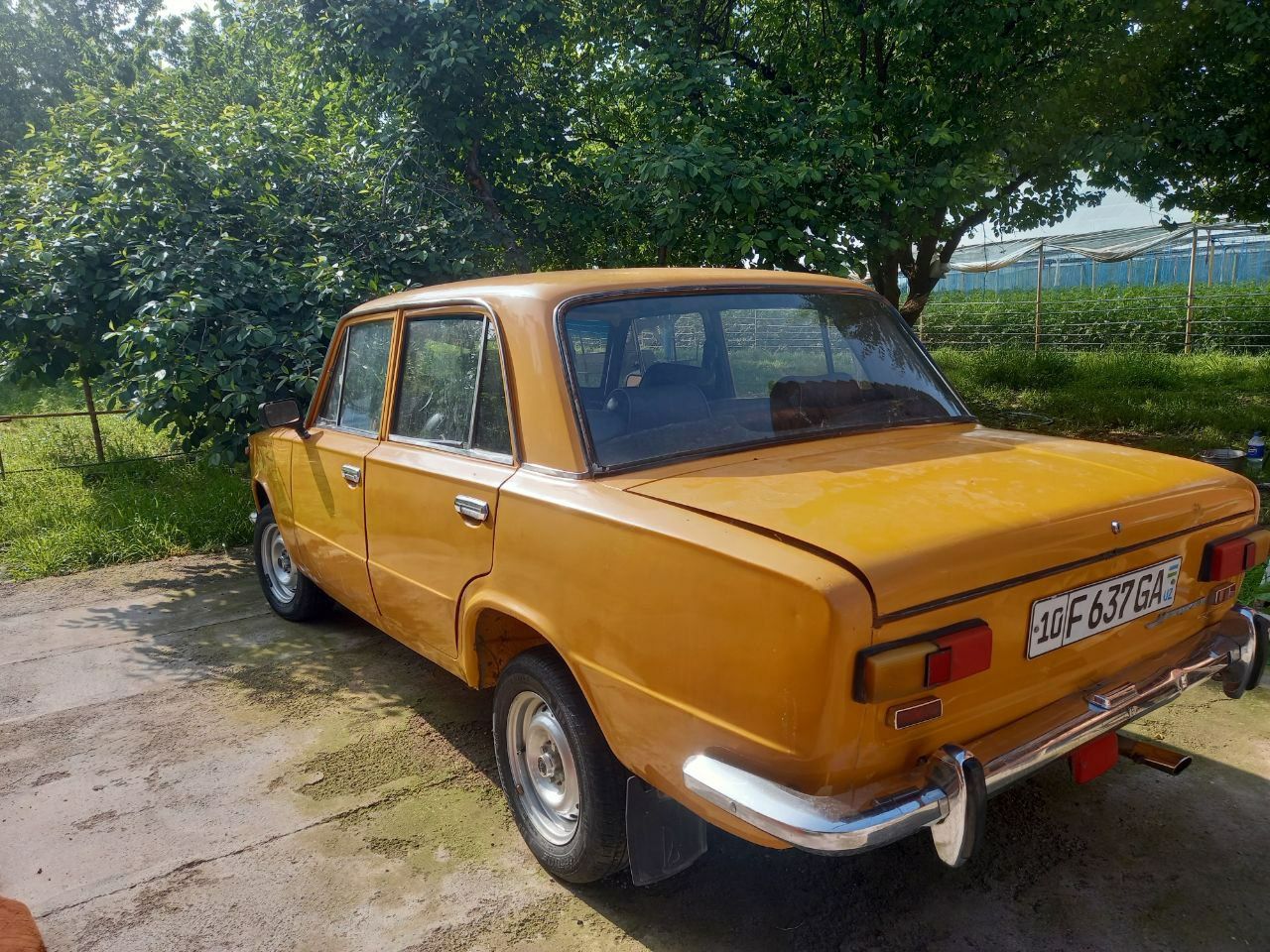 Vaz 2101 sotiladi 1500$