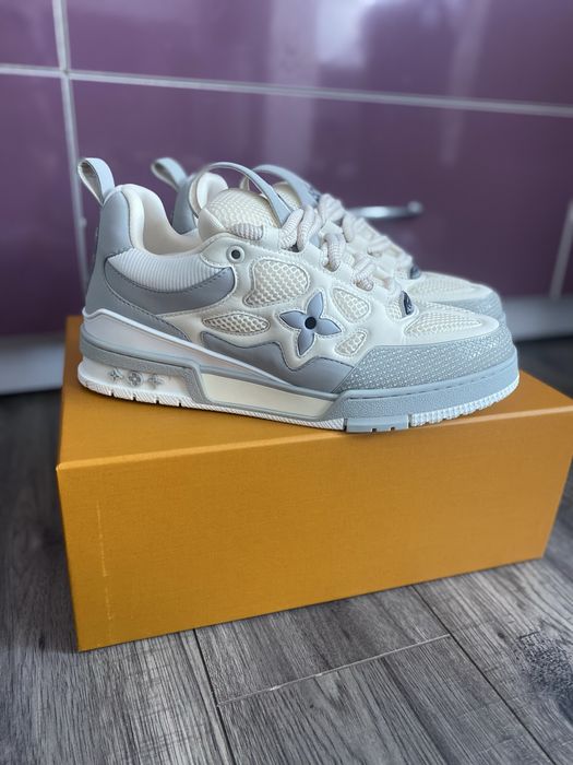 Lv skates(light grey)