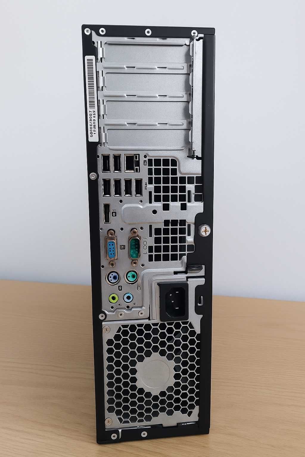 Компютър HP Compaq 8100 Elite SFF c Intel i3-550, 4GB RAM, HDD 320GB