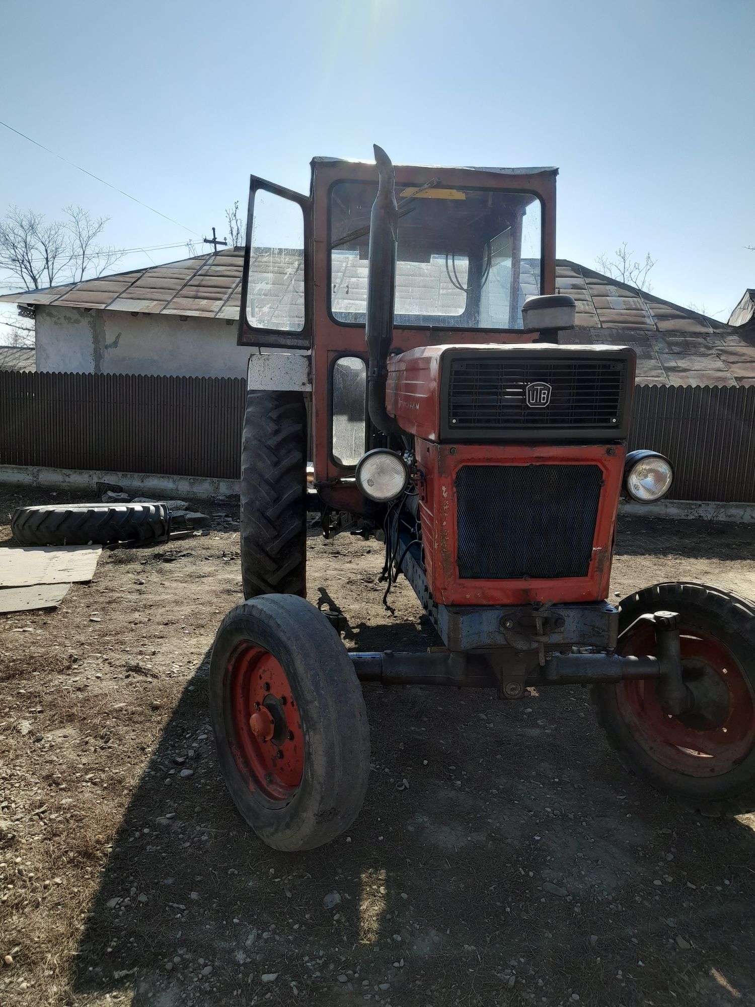 Vând tractor u 650