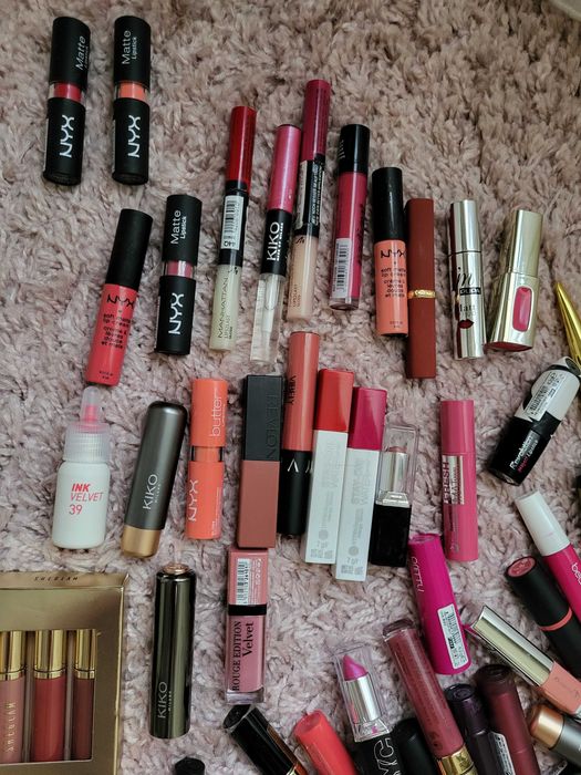 Нова и малко използвана козметика Kiko, Nyx, Este Lauder и други.