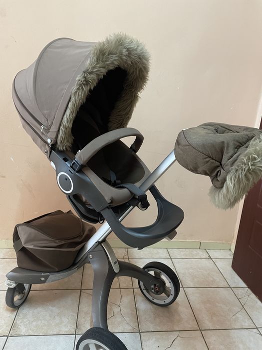 Срочно продам коляску Stokke