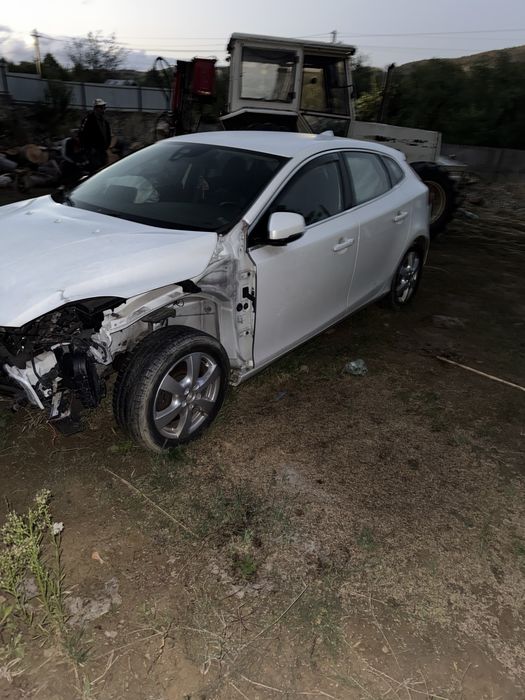 Vand Volvo V40 avariat!