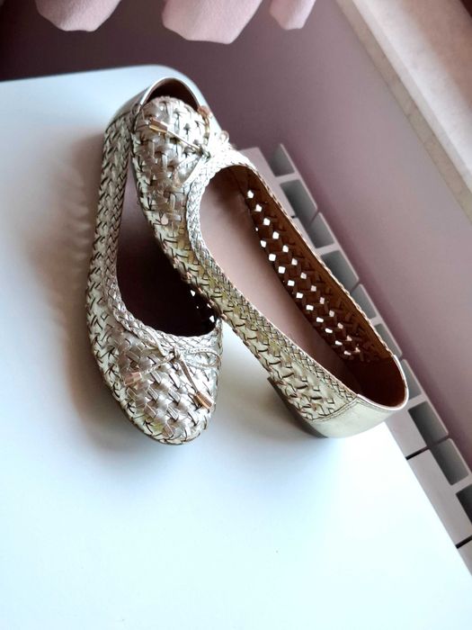 Дамски обувки номер 38 на LASOCKI - eстествена кожа