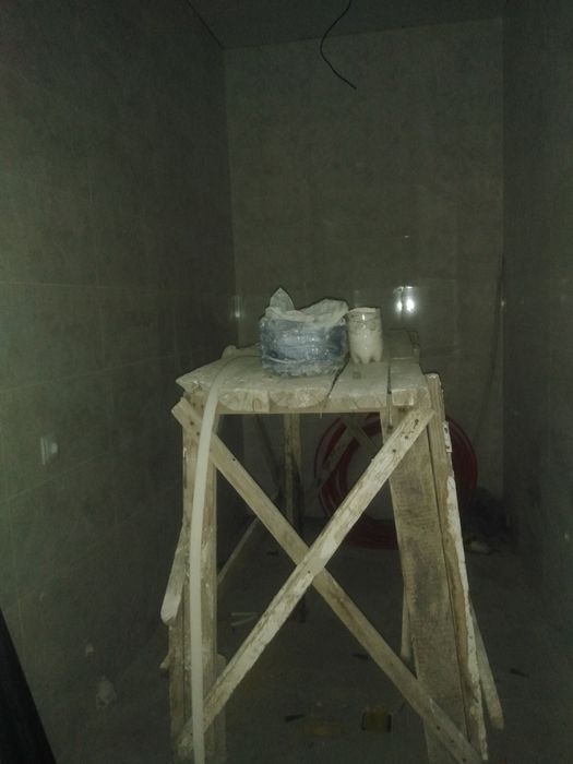 105000у.е Охунбобоев 1.9 сотик 4 хона 2 санузел 90% битган