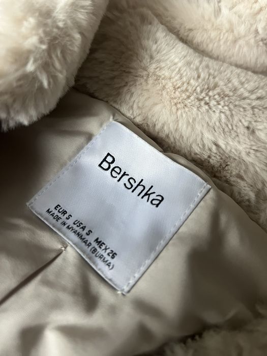 Bershka Яке