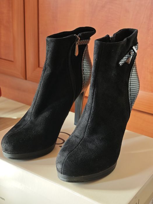 Дамски черни боти на тънък ток