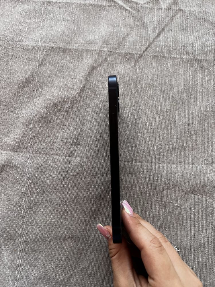 Iphone 12 отлично състояние