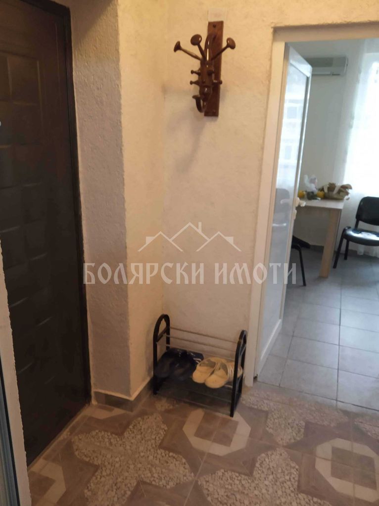 Дава се под наем Едностаен апартамент в Велико Търново, Център - 45 кв.м за 280.5 € - Снимка #5