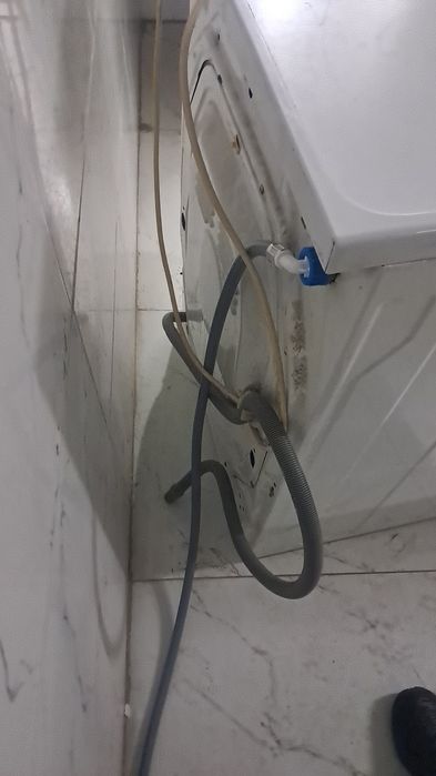Продаю срочно стиральную машину автомат состояние как на фотографии