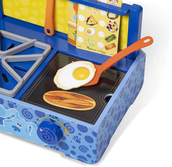 Детска дървена кухня Melissa & Doug Загадките на Блу с много аксесори