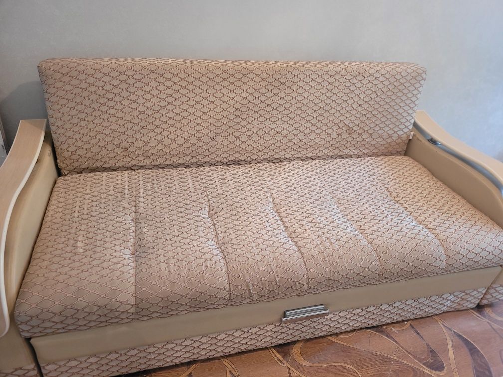 Продам раскладной диван