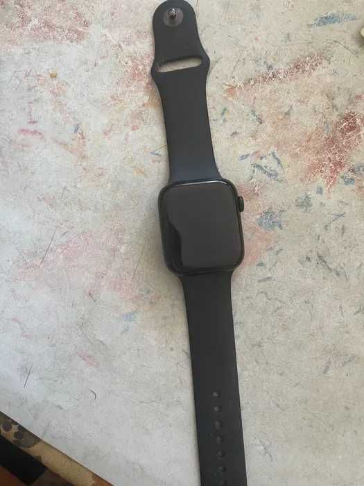Apple Watch SE2  100% Battery