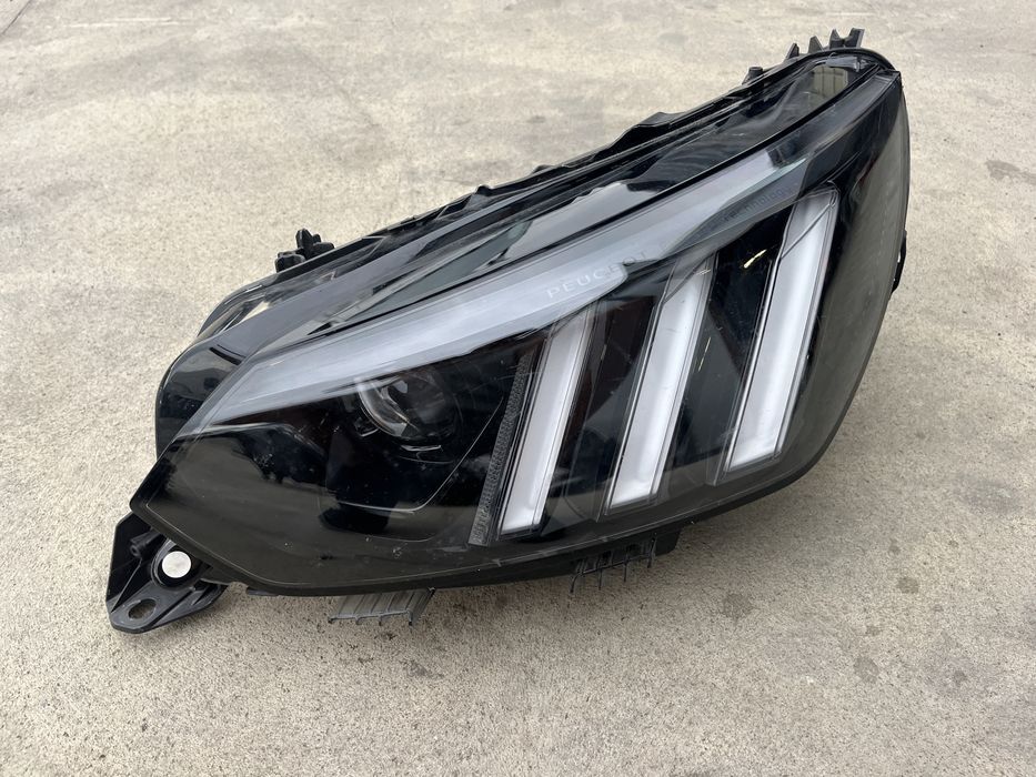 Фар Peugeot 208 2008  Full Led 2021г