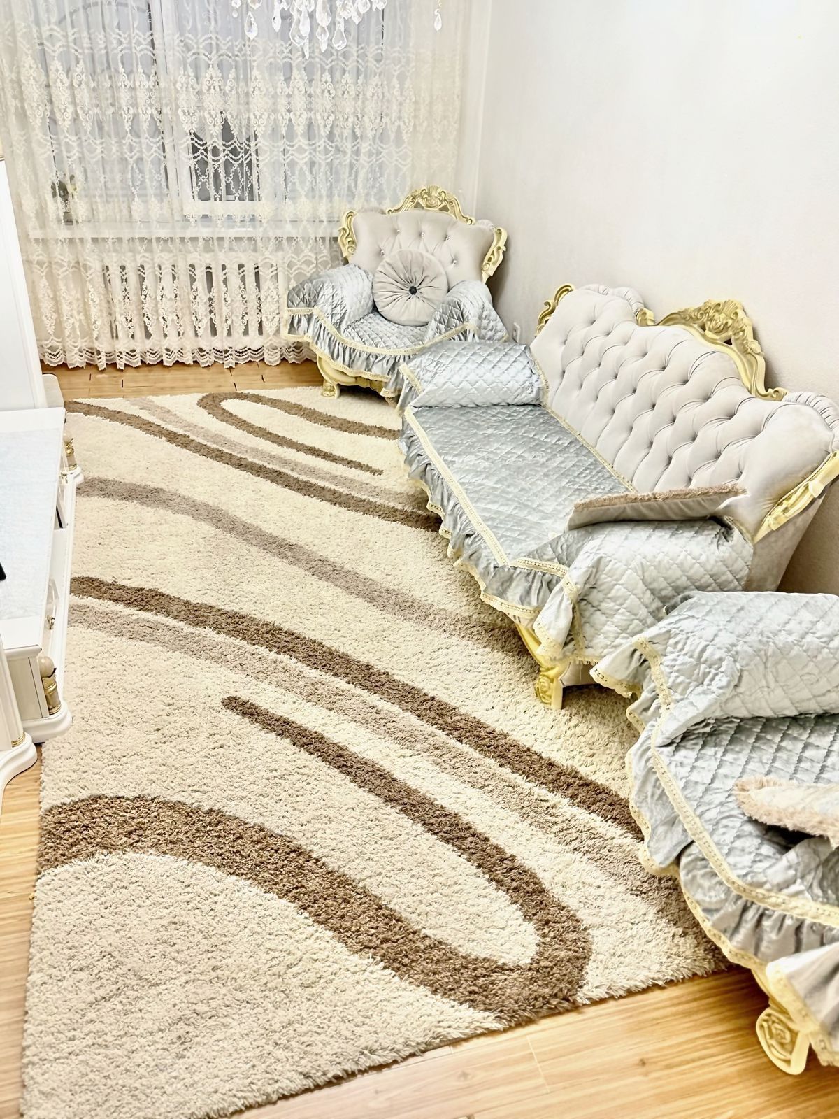 Продам ковёр. В хорошем состоянии б/у.
