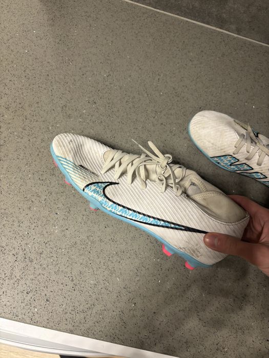 Футболни обувки nike 43 номер