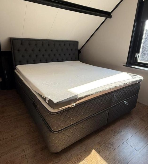 Pat boxspring cu lada de depozitare