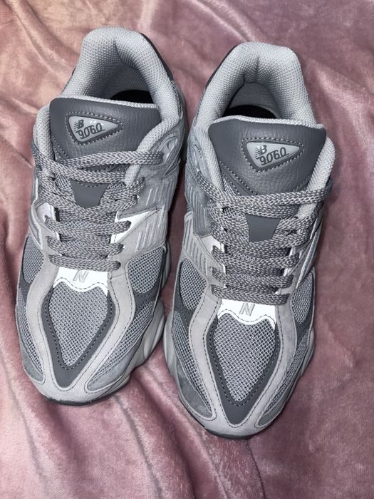 Pantofi 42 New Balance 9060 Alb Albi Gri Negru Negri noi nepurtati new