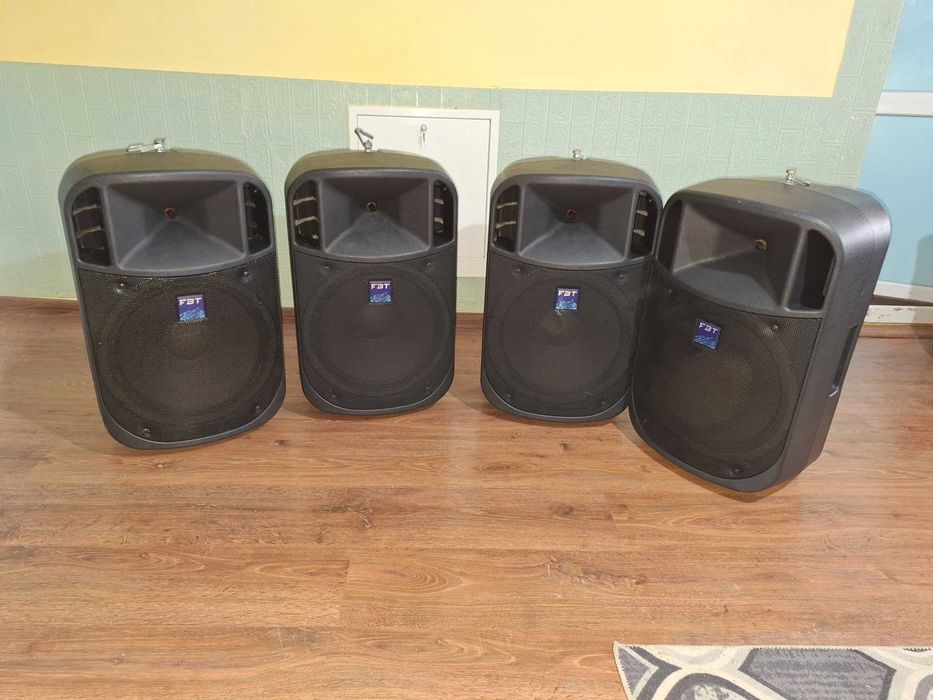 vând 4 boxe FBT perfet functionale