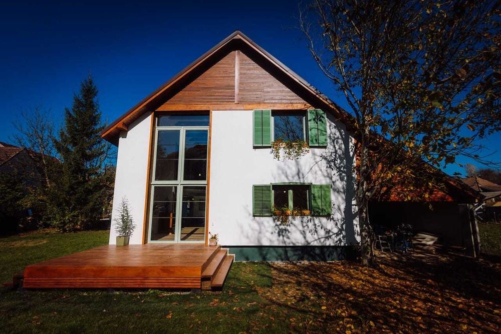 Vilă spațioasă și luminoasă, situată în Corunca