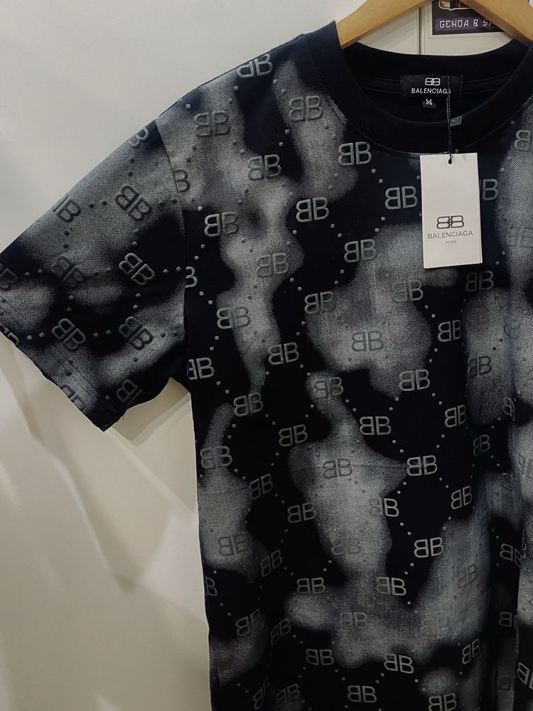 Тениска Balenciaga