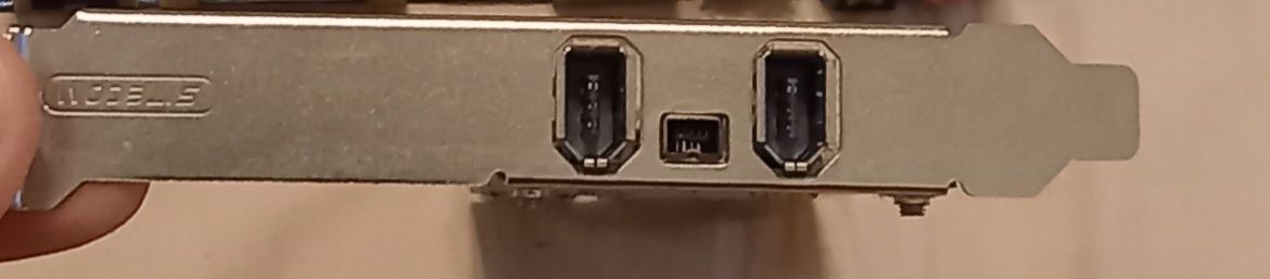 Placa firewire cu conexiune PcE