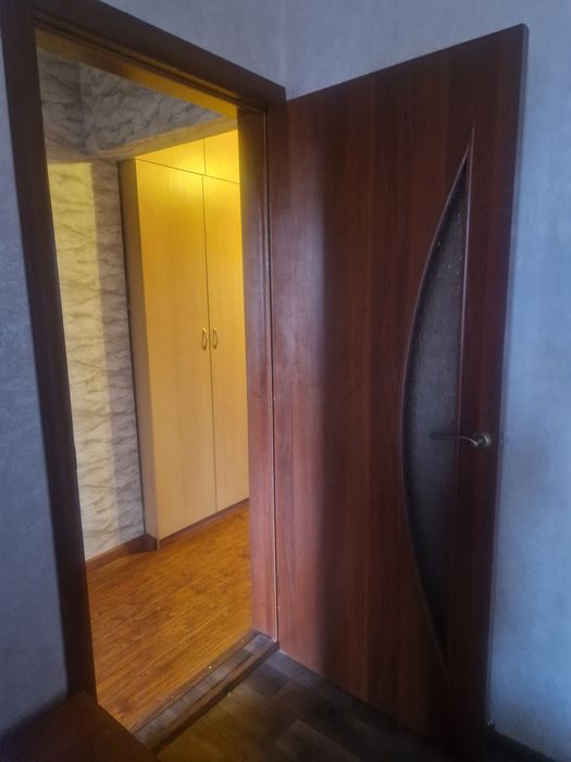 Продаются двери.