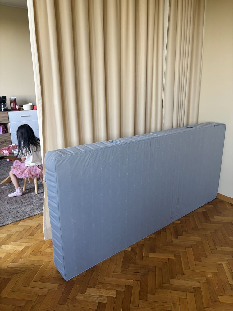 Продавам матрак 90x200 от IKEA – ползван 1 година