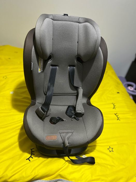 Vând scaun copii mașină