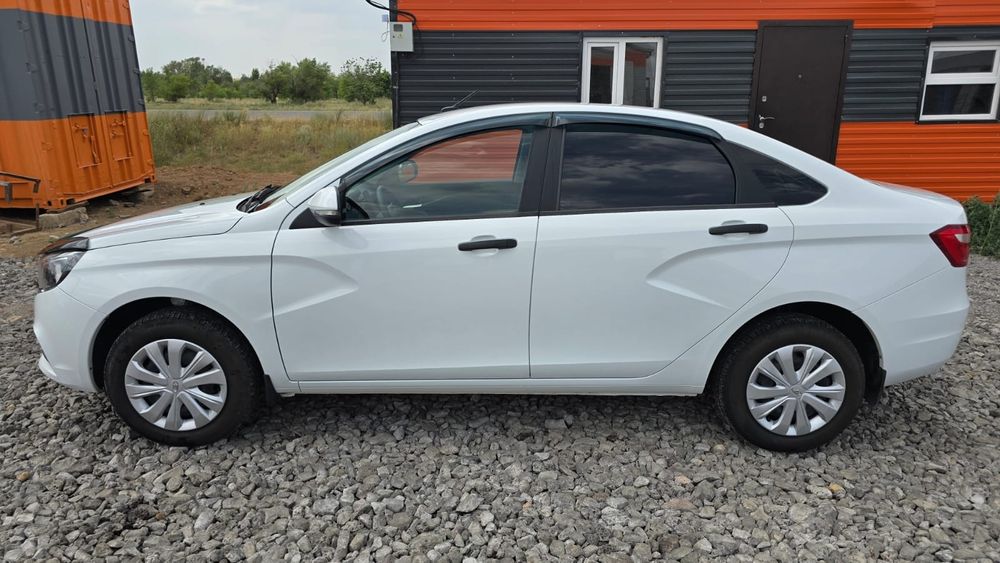 Продам Ладу Весту в идеальном состоянии