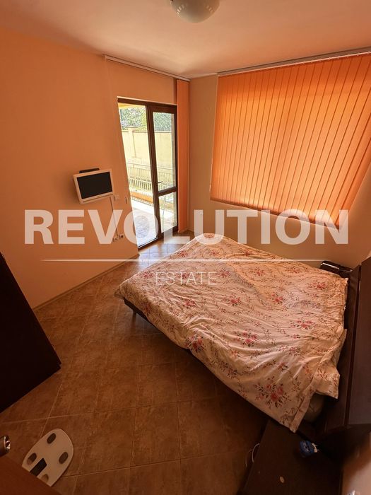 Дава се под наем Тристаен апартамент в Варна, Център - 70 кв.м за 550 € - Снимка #2