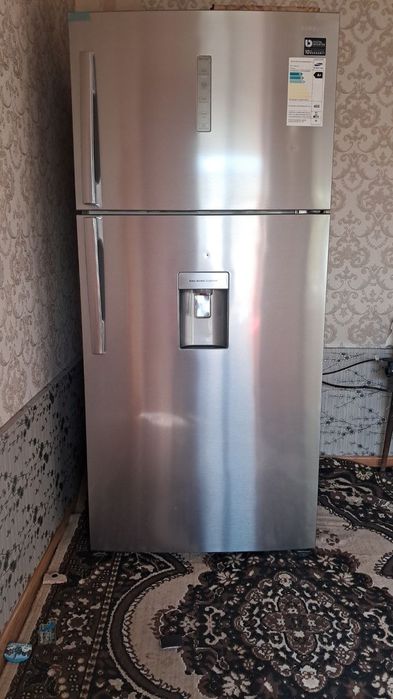 Продаётся Samsung холодильник