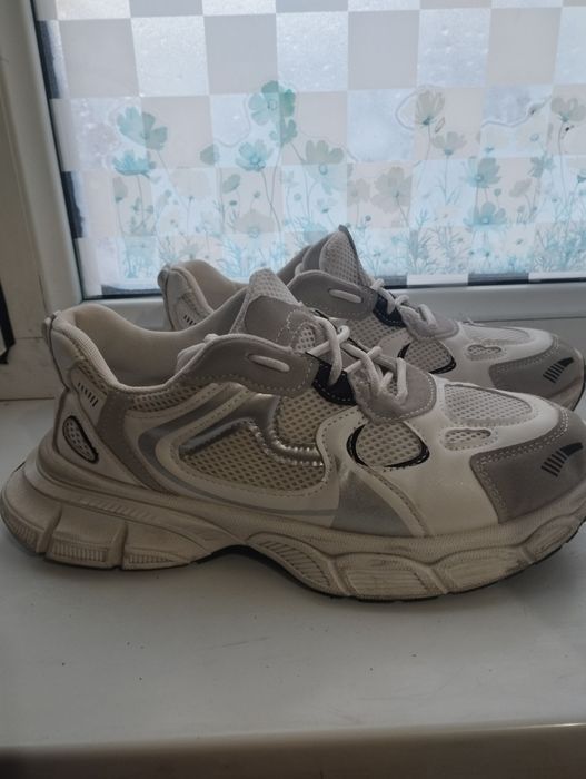 Кроссовки унисекс ,40 р