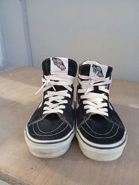 Кеды импортные б/у 60000 сум.