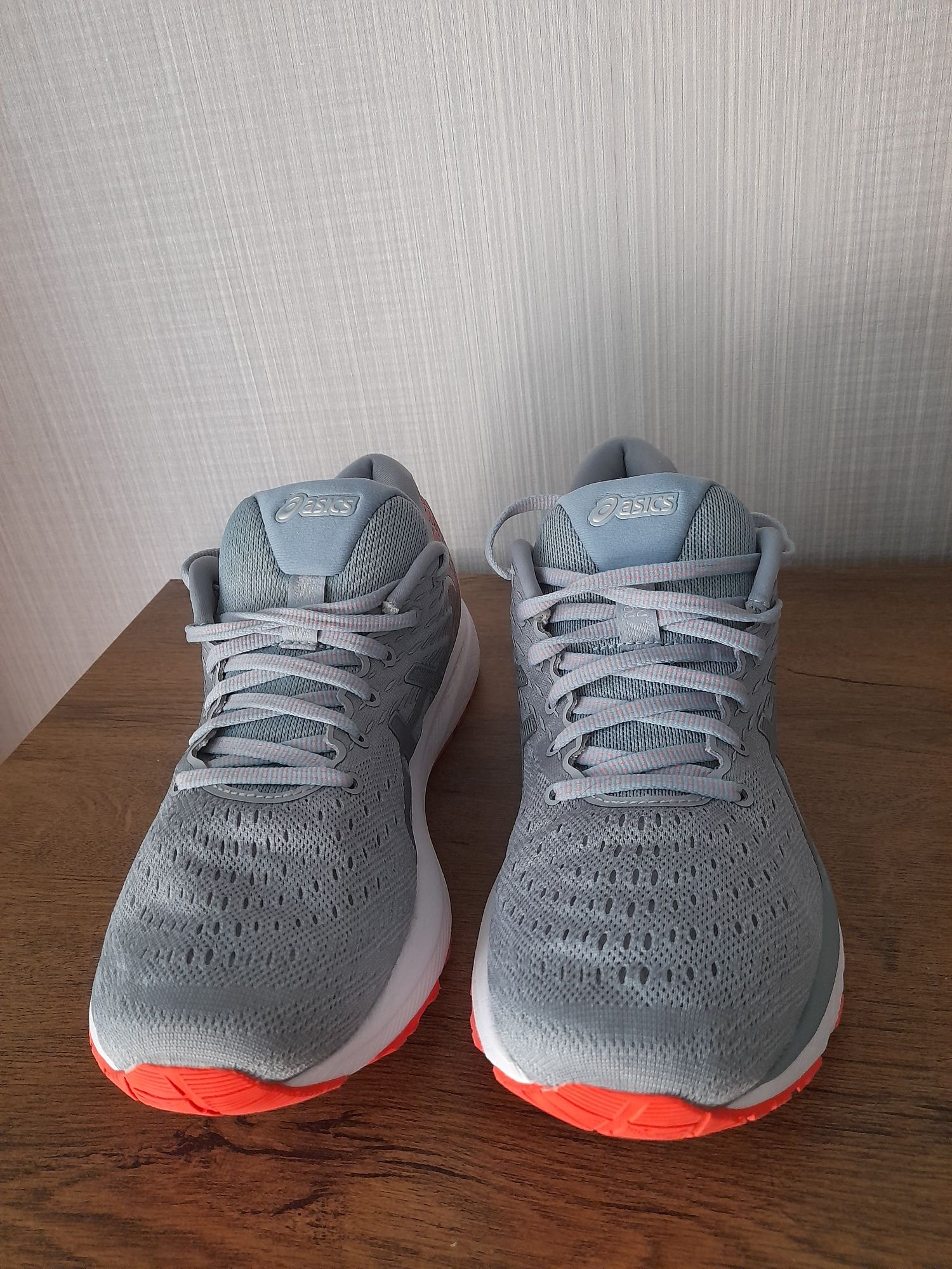 Asics gel Cumulus 22 маратонки 42.5 номер.