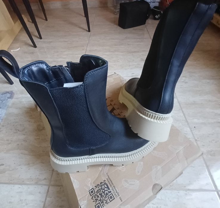 Ghete damă la modă noi nr 38.Preț 80 lei