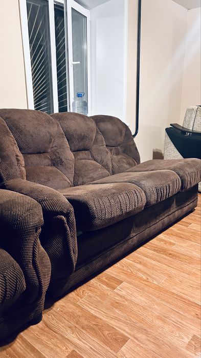 Диван угловой и кресло