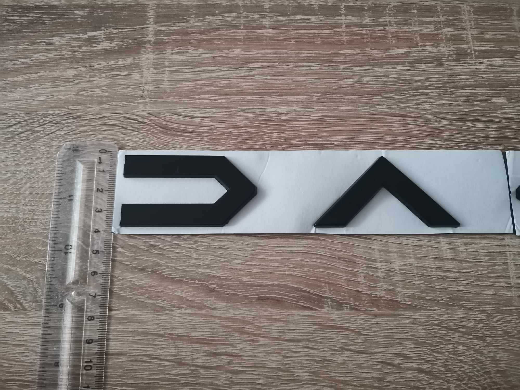 черен надпис Дачия Dacia нов стил
