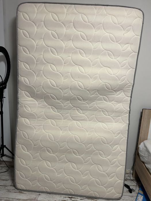 Мебели за стая Легло 120/200 с подм. рамка и матрак, бюро и етажерки