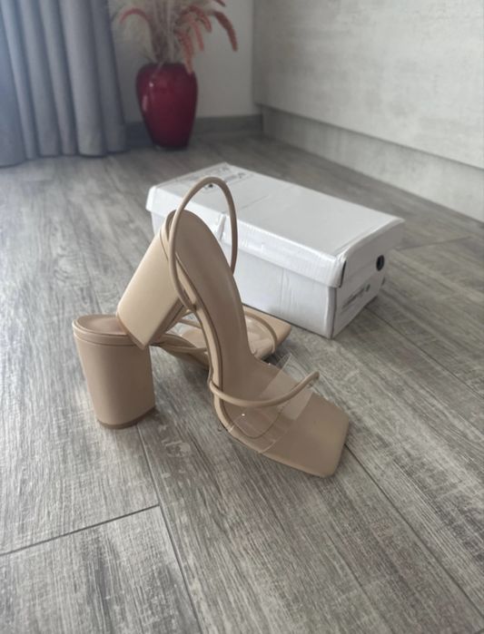 Sandale elegante nude cu toc pătrat – mărimea 37 (potrivesc 36)