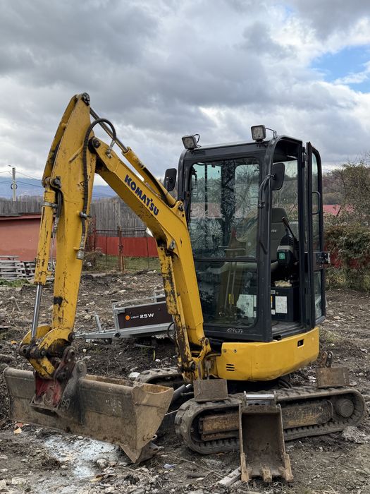 Sapaturi cu Miniexcavator