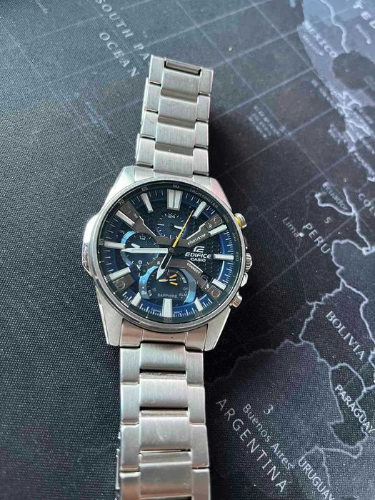 Часовник CASIO EQB-1200D-1AER