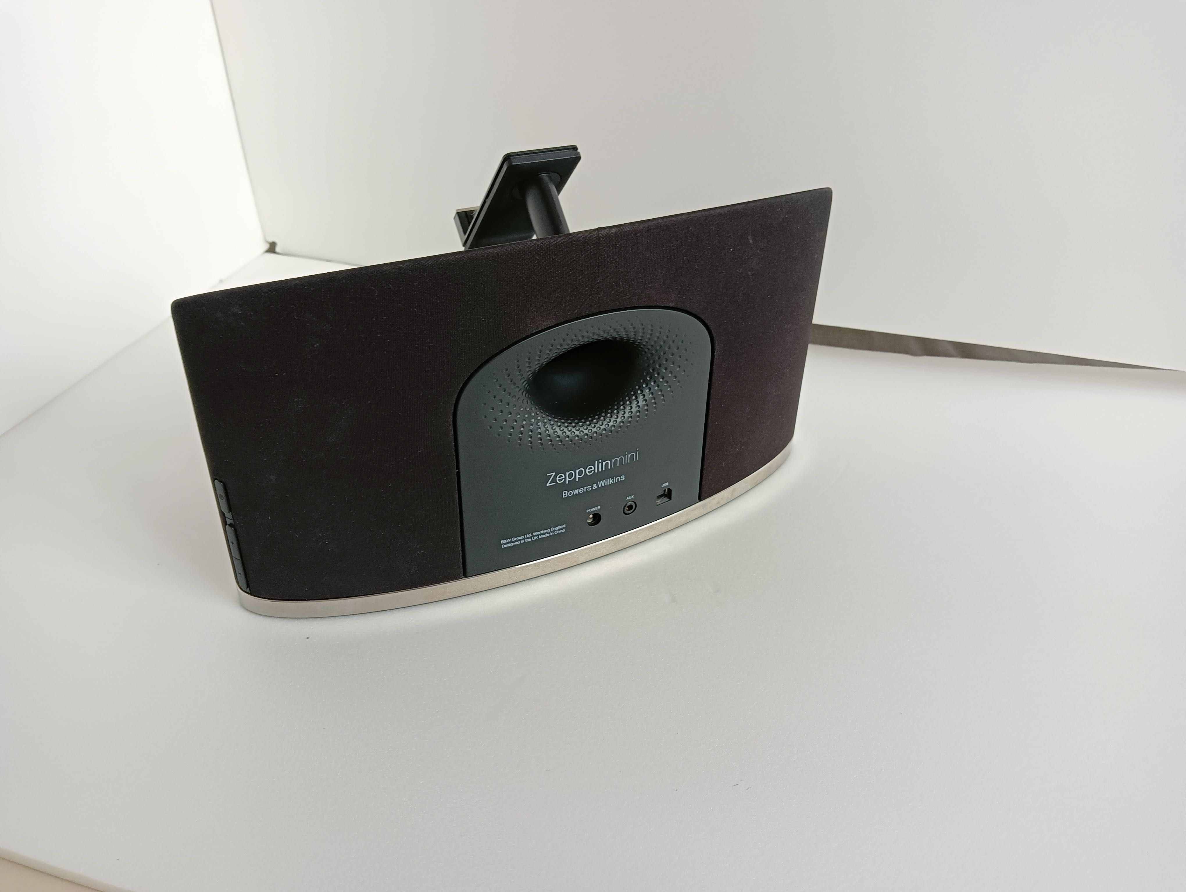 boxa activa bowers wilkins zeppelin mini