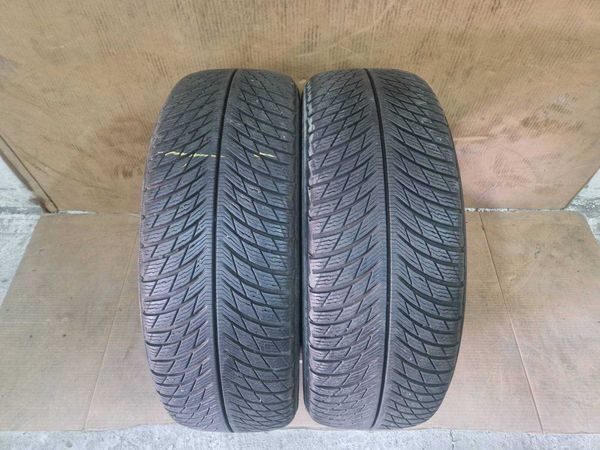 2 Michelin R17 235/60
зимни гуми
DOT3319