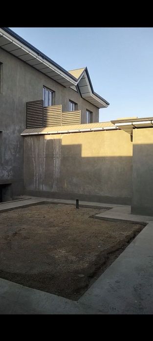 NAZARBEKDA uy sotiladi Tekistil 2sotix 2qavatl 6hona uy sotiladi51500$