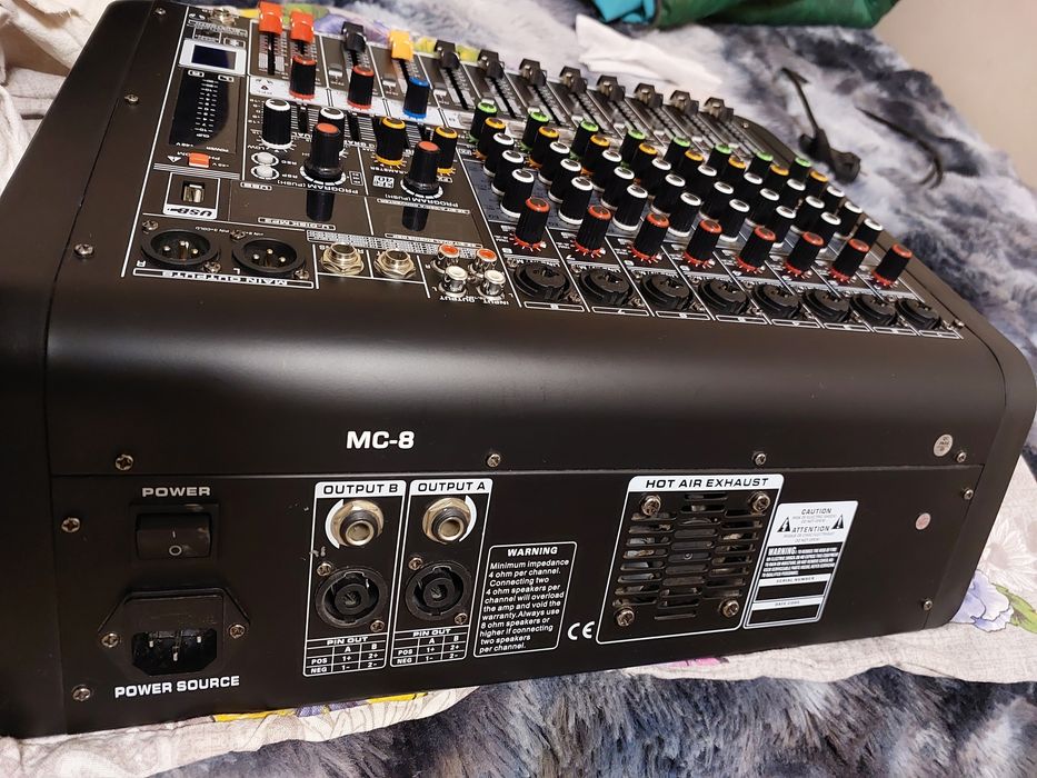 Срочни почти йенги усилител активний 8 канали ревер жуда зор