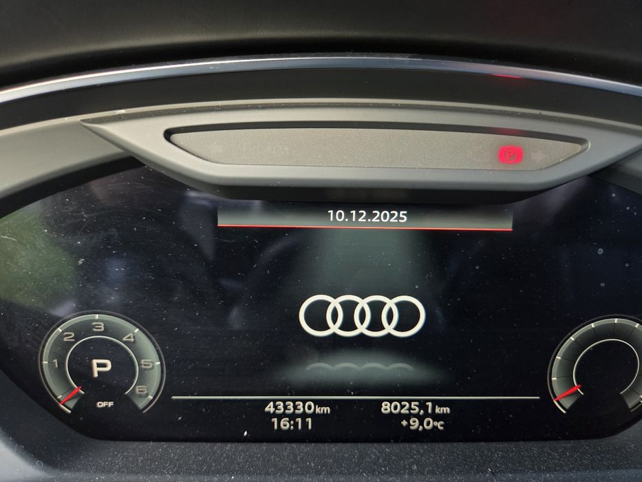 Audi a8  5.0 TDI Quattro Hibrid 02