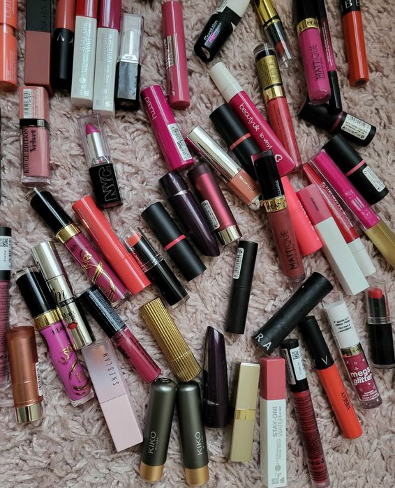 Нова и малко използвана козметика Kiko, Nyx, Este Lauder и други.