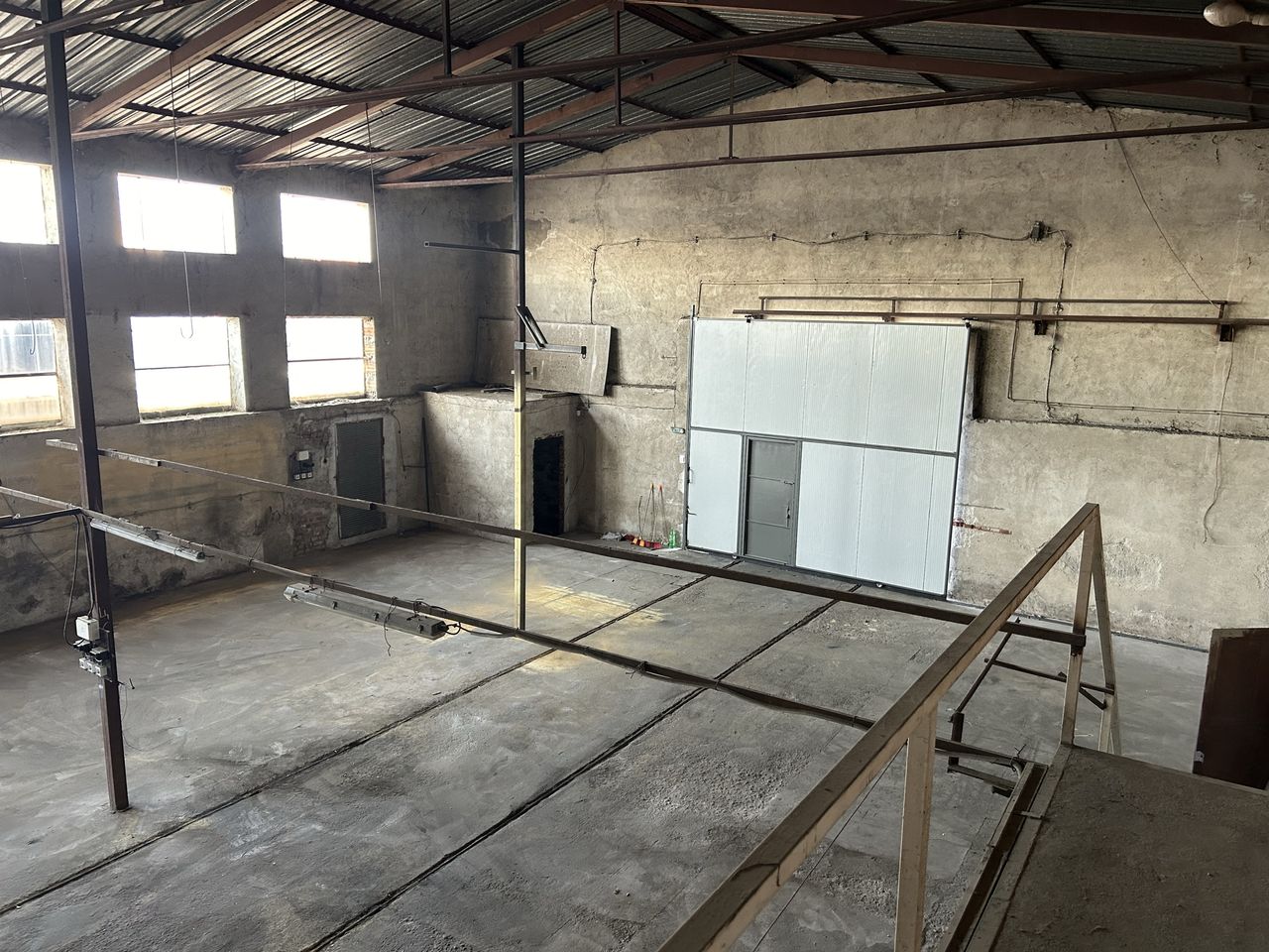 Дава се под наем Промишлена сграда в София, Требич - 300 кв.м за 1275 € - Снимка #6