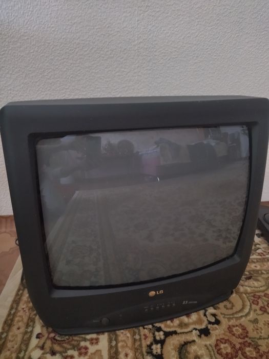 ЭЛТ кинескопный 20-дюймовый телевизор LG CF-20F39 для Playstation 1/2